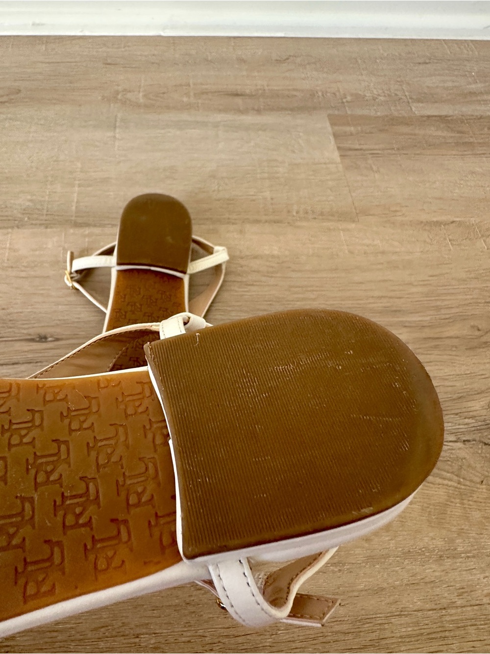 Ralph Lauren Gold-Accented Cream Leather T-Strap Sandals - Picture 9 of 9